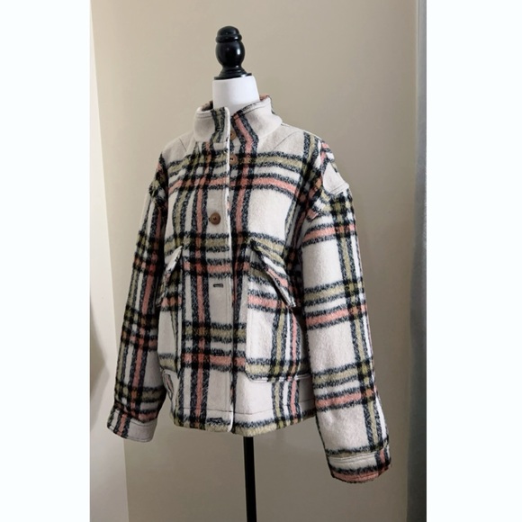 Bagatelle Shacket - Picture 5 of 14